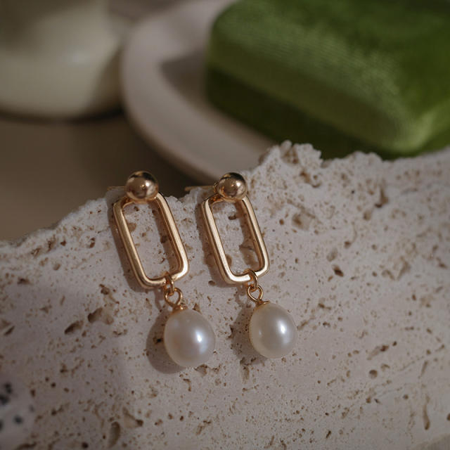 Chic imitataion pearl bead women earrings