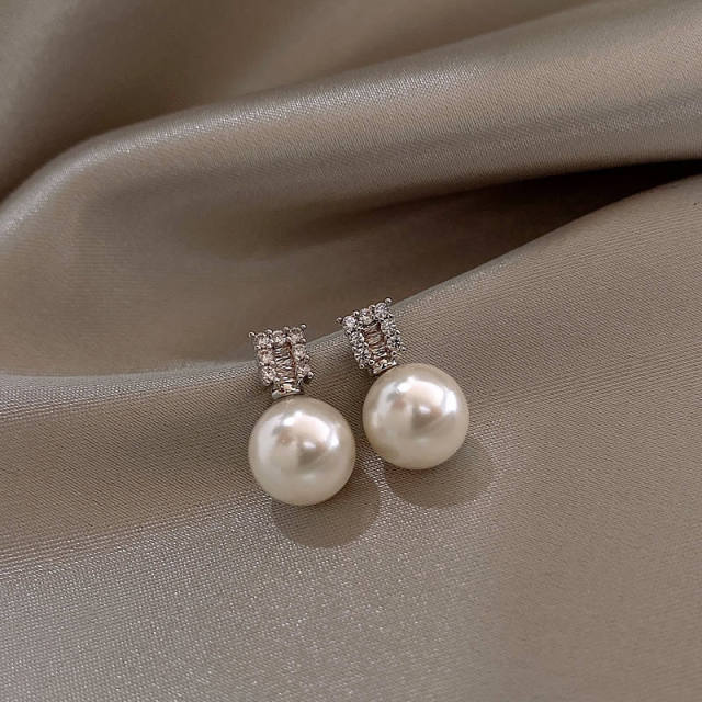 Chic imitataion pearl bead women earrings