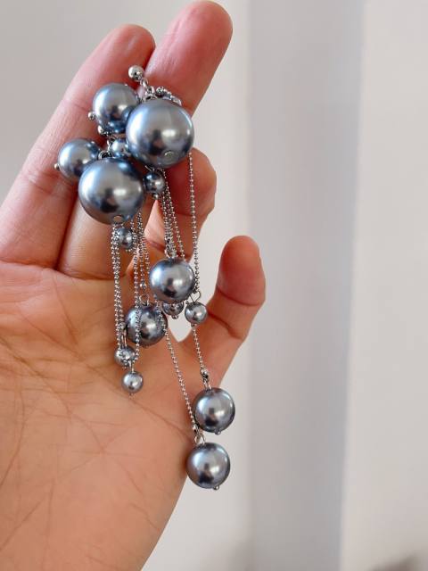 Elegant gray pearl dangle women earrings