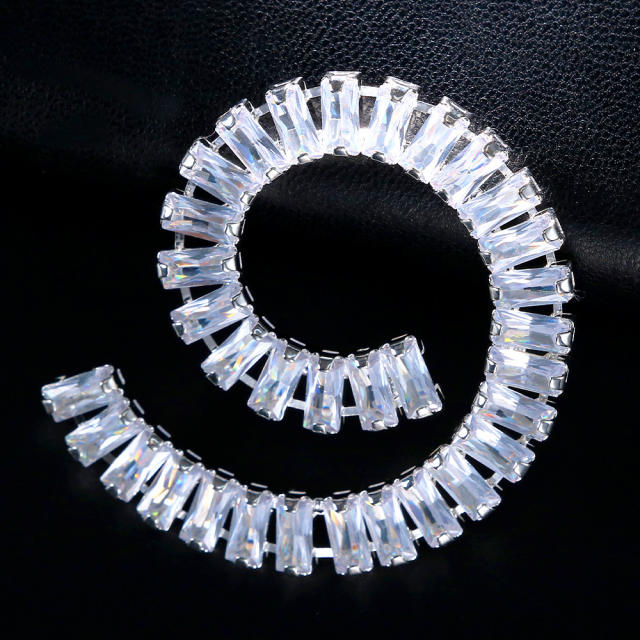 Delicate sprial shape pave setting cubic zircon diamond earrings