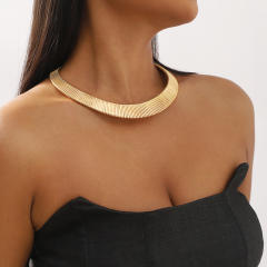 Vintage chunky gold silver color metal choker necklace for women