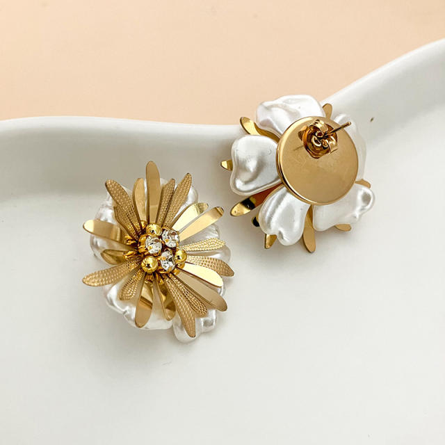 Elegant daisy flower pearl bead stainless steel earrings