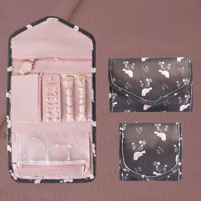 Portable jewelry storage bag