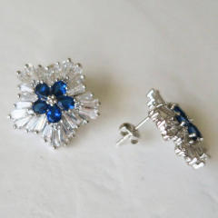 Creative blue cubic zircon diamond snowflake studs earrings