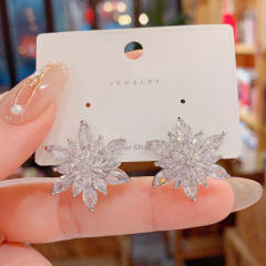 luxury diamond cubic zircon snowflake copper studs earrings