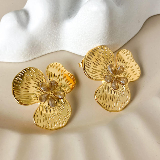 Elegant hammer pattern three petal flower stainless steel earrings