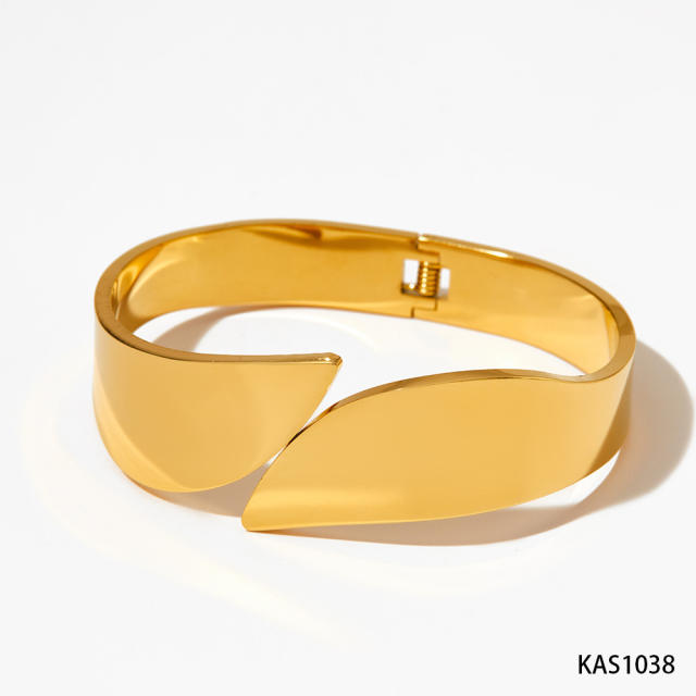Simple chunky gold plated geometric bold stainless steel bangle