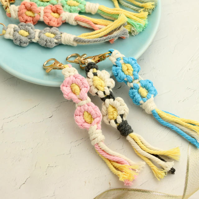 Spring summer handmade braid daisy flower tassel keychain