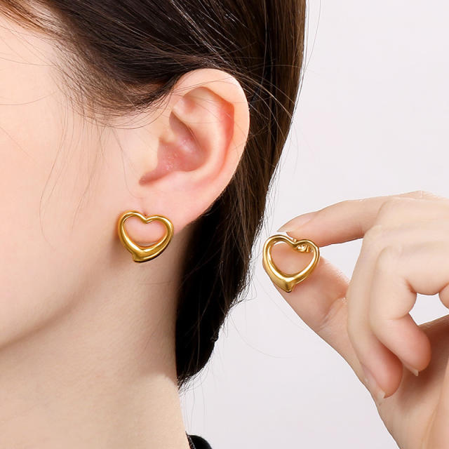 18KG hollow out heart stainless steel studs earrings
