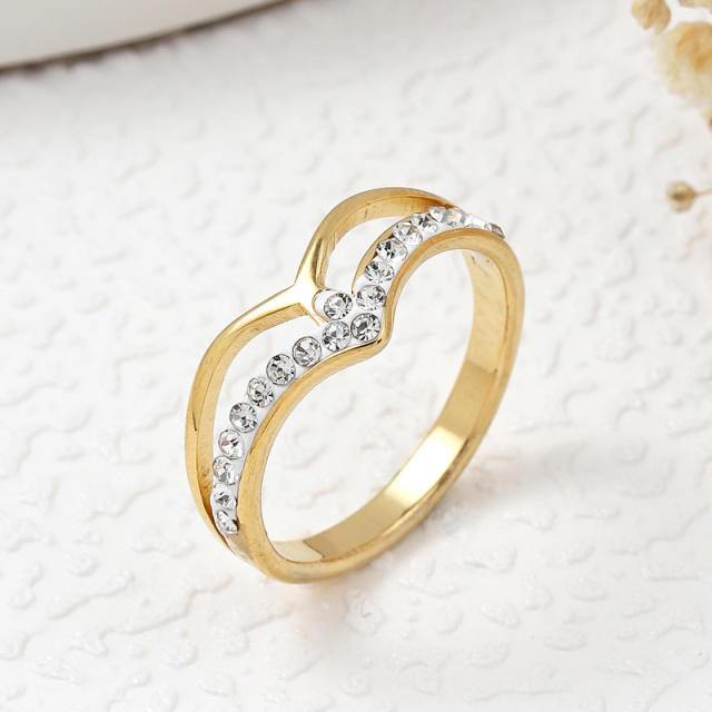 Korean fashion diamond V shape stainless steel finger rings