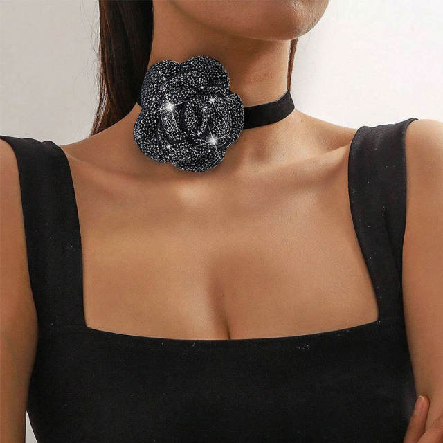 Diamond flower camellia flower velvet women choker necklace