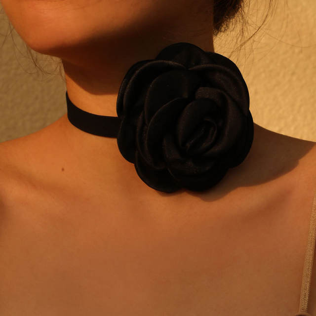 Romantic fabric flower velvet choker necklace