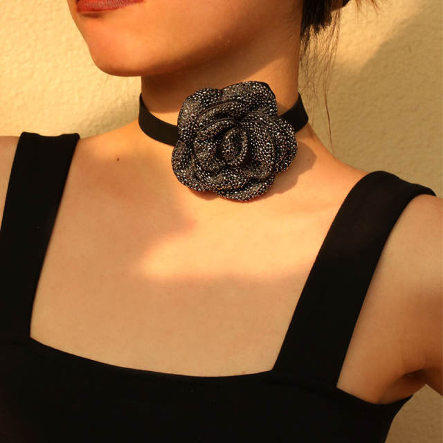 Diamond flower camellia flower velvet women choker necklace