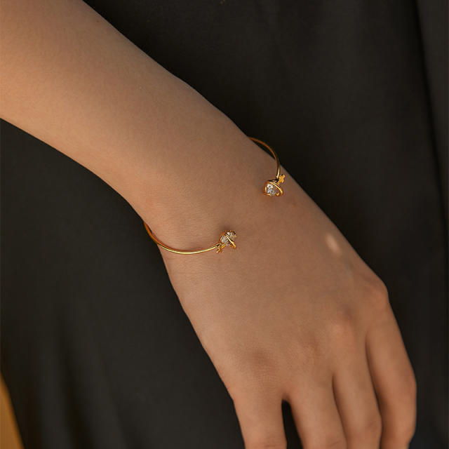 Simple design easy match gold plated copper cuff bangle