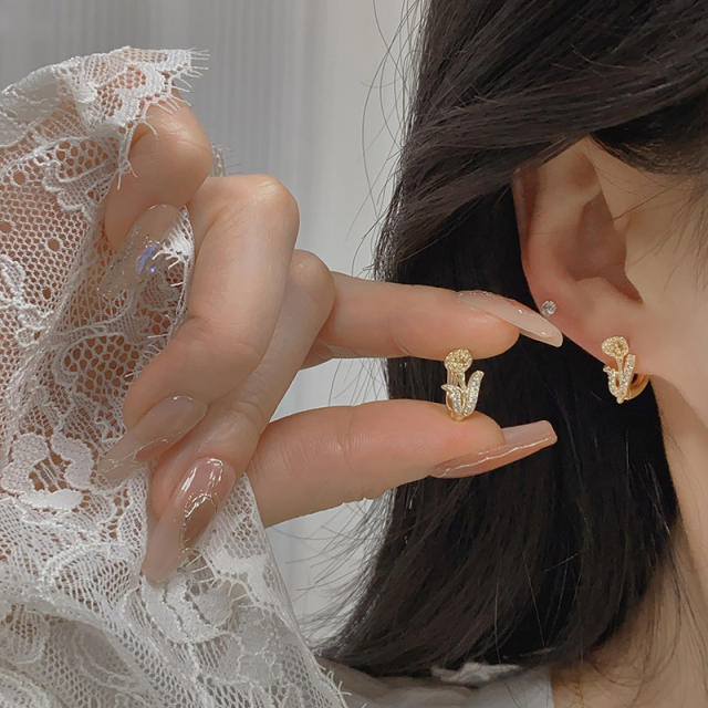 Delicate gold color cute tulip shape women huggie earrings