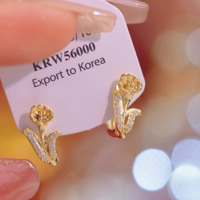 Delicate gold color cute tulip shape women huggie earrings