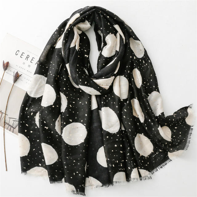 Elegant black color fashion scarf