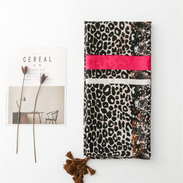 Personality leopard grain pattern fashion scarf