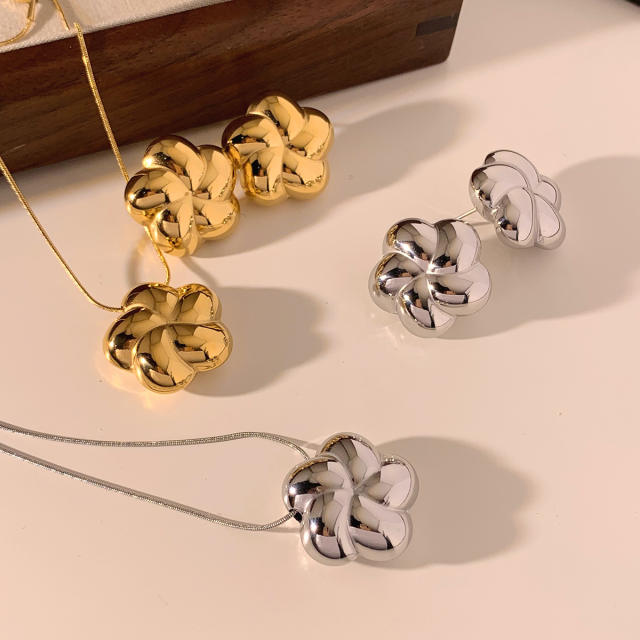 Chic stereo flower stainless steel studs necklace set