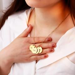 Hot sale engrave letter round piece charm stainless steel necklace