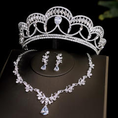 Delicate silver color diamond wedding crown necklace set