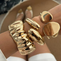 Heavy Industry Chunky Women's Personalized Pleated Metal Water Drop bangle bracelet