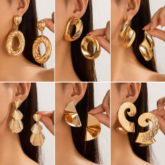 Personalized Metal Geometric Texture Hollow Earrings for Women Irregular Twisted Gapped earrings