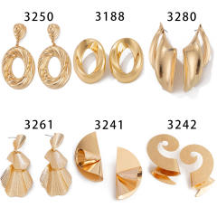 Personalized Metal Geometric Texture Hollow Earrings for Women Irregular Twisted Gapped earrings