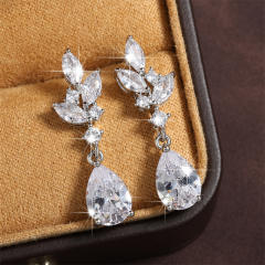 New wedding jewelry sweet pear-shaped water drop zircon earrings wedding dinner bridal earrings for women
