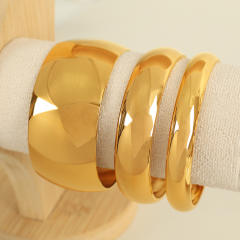 Glossy mirror design titanium steel metal texture couple bracelet large smooth exaggerated design high-end ladies jewelry