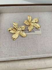 Hammering pattern five petal flower fan shape earrings electroplated 18K gold earrings