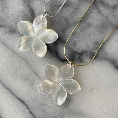 New Summer Cherry Blossom Peach Blossom Freshwater Shell Carved Flower Stainless Steel chain necklace