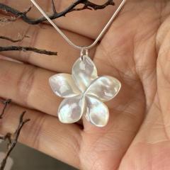 New Summer Cherry Blossom Peach Blossom Freshwater Shell Carved Flower Stainless Steel chain necklace