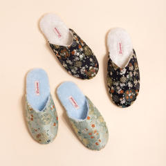 New Chinese Style Elegant Embroidered Slippers Couple Non-Slip Household Indoor Home Slippers