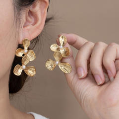 Hott sale gold color flower butterflly pearl inlaid stainless steel earrings