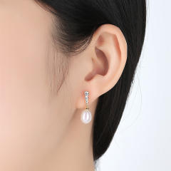 Casual Freshwater Pearl Earrings Elegant S925 Silver Women's Zircon Pearl Earrings