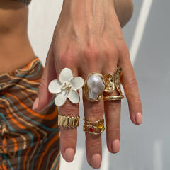 INS style pearl hollow irregular ring retro diamond alloy flower joint ring