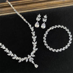 Luxury Sense Zircon Necklace Earrings Two-piece Bride Wedding Set