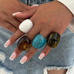 Chunky colorful resin acrylic finger rings for women antumn winter jewelry