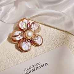 Baroque Pearl Flower Brooch for Women Elegant Socialite Brooch Pin Pearl Brooch Accessory