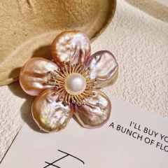 Baroque Pearl Flower Brooch for Women Elegant Socialite Brooch Pin Pearl Brooch Accessory