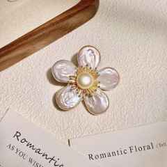 Baroque Pearl Flower Brooch for Women Elegant Socialite Brooch Pin Pearl Brooch Accessory