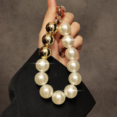 Creative Personality Golden Pearl Handheld Chain Wrist Short Lanyard with Clip Mobile Phone Case Keychain
