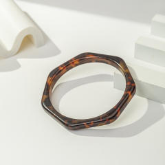 Sexy Leopard Print Resin Bracelet Unique Irregular Circular Gradient arcylic bangle