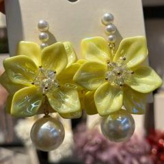 Hot-Selling Korean-Style Bridal Earrings for Weddings and Parties Exaggerated Floral Pearl drop Earrings
