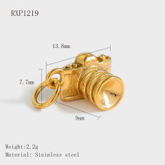 Creative Stainless Steel Gold-Plated European and American Fashion Paris Eiffel Tower Pendant Wholesale