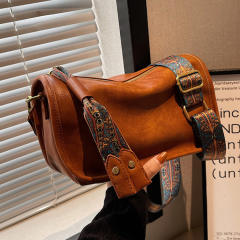 Women's Bag Retro Boston Pillow Bag Wide Shoulder Strap Texture Crossbody Bag for Women