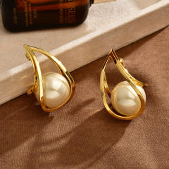 French trend gold color line wave pearl 18K plated copper earrings