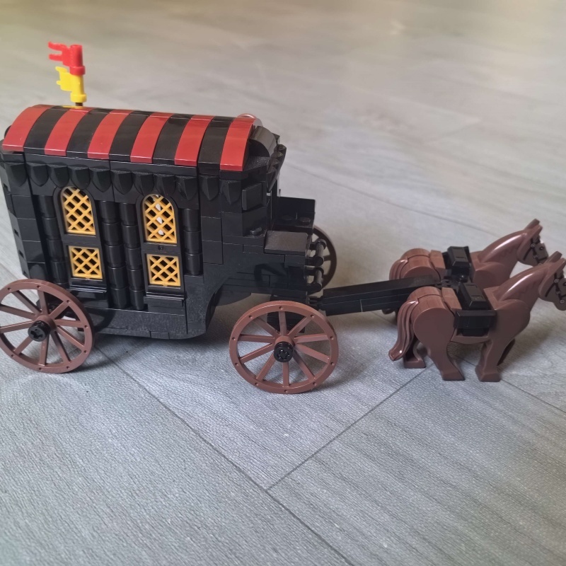 MOC-127645 Lion Knights' Carriage