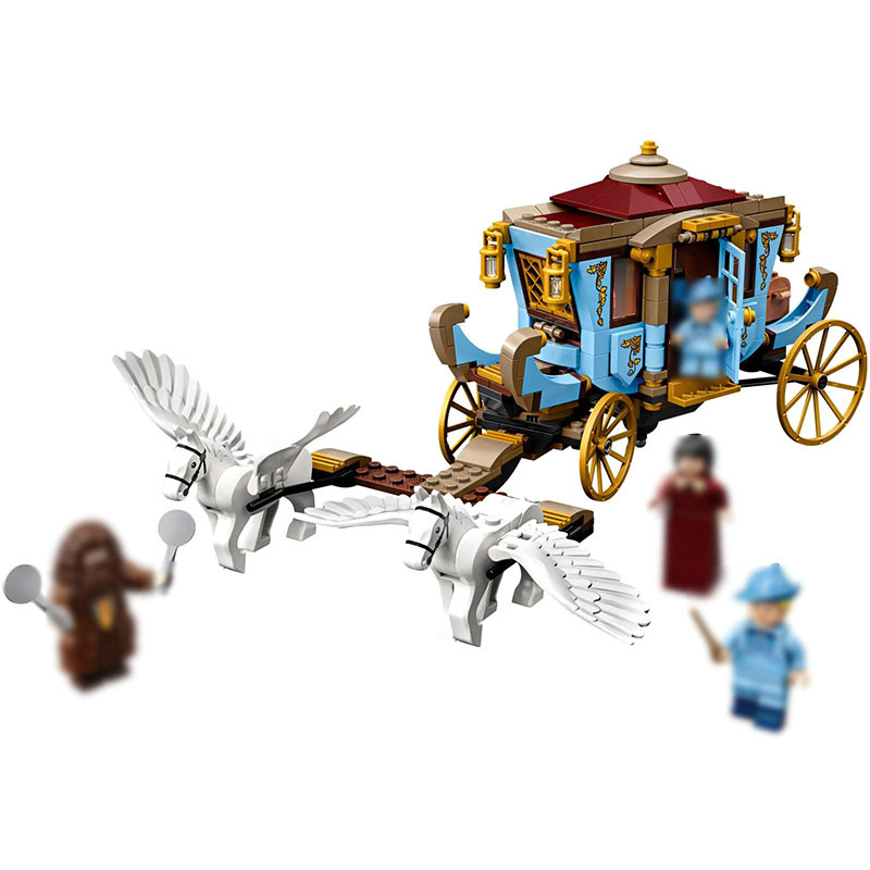 Beauxbatons' Carriage: Arrival at Hogwarts Harry Potter Movie &amp; Games 75958